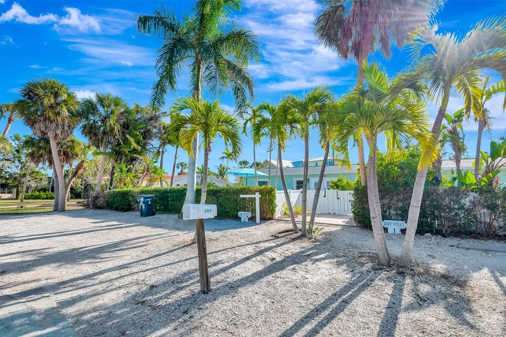 207 75th Street Bradenton Beach FL 34217