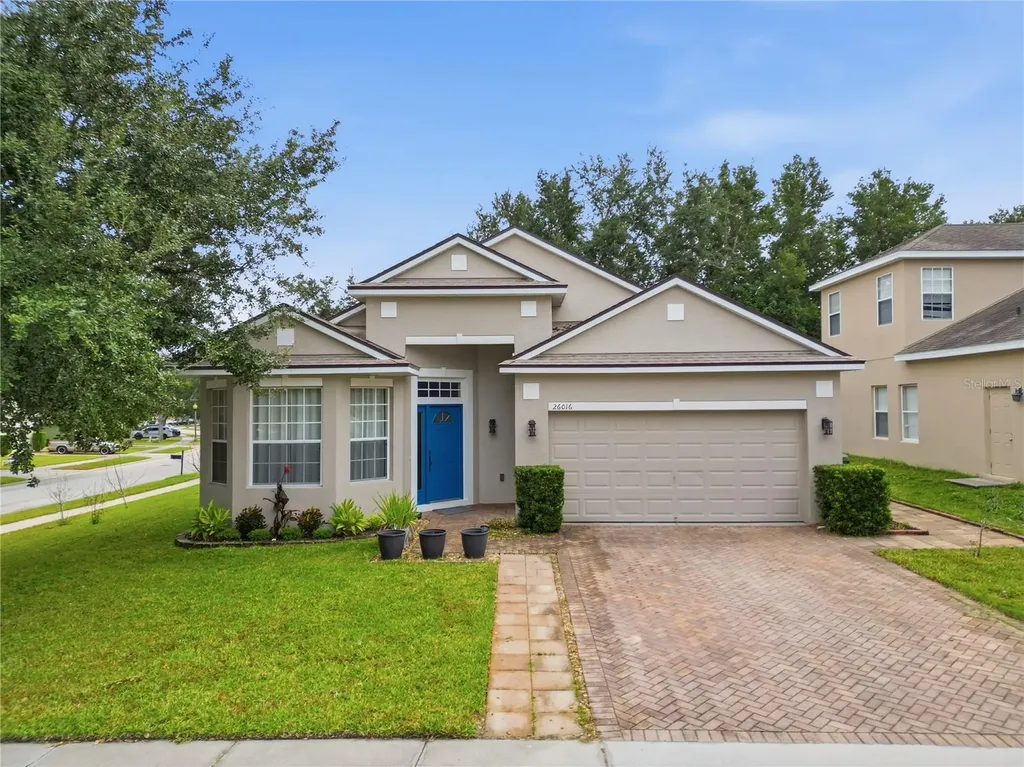 26016 Singing Lark Court Leesburg FL 34748