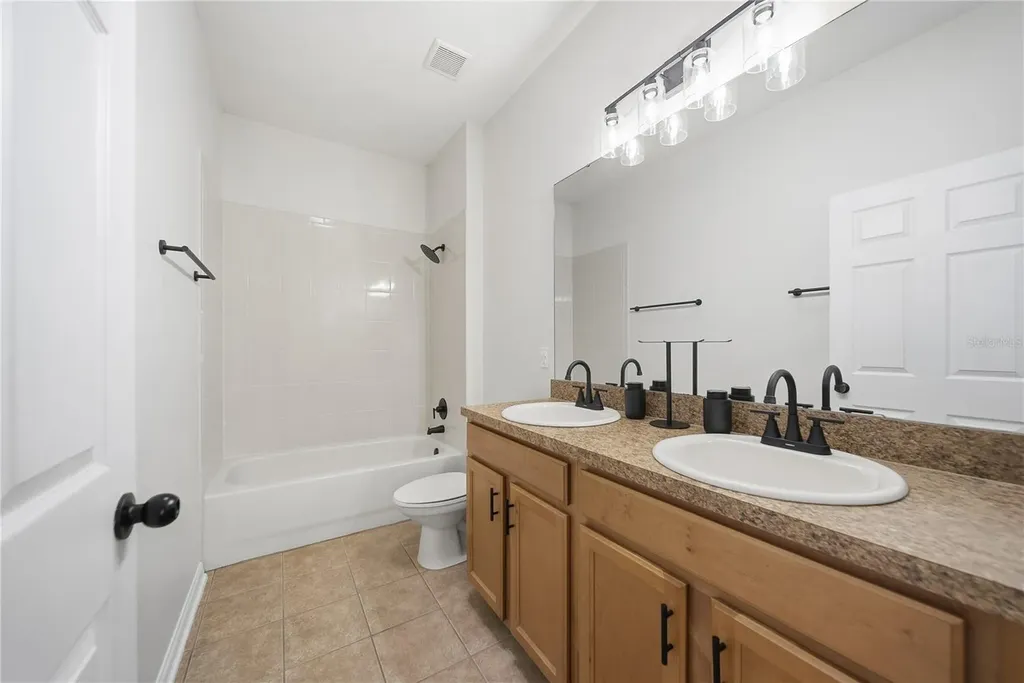26016 Singing Lark Court Leesburg FL 34748