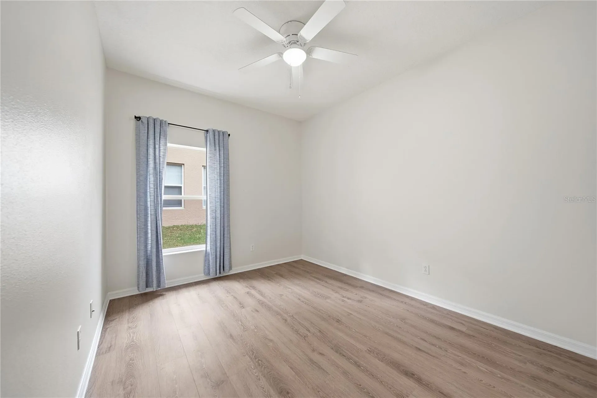 26016 Singing Lark Court Leesburg FL 34748