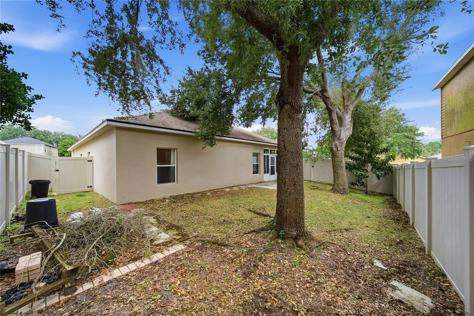 26016 Singing Lark Court Leesburg FL 34748