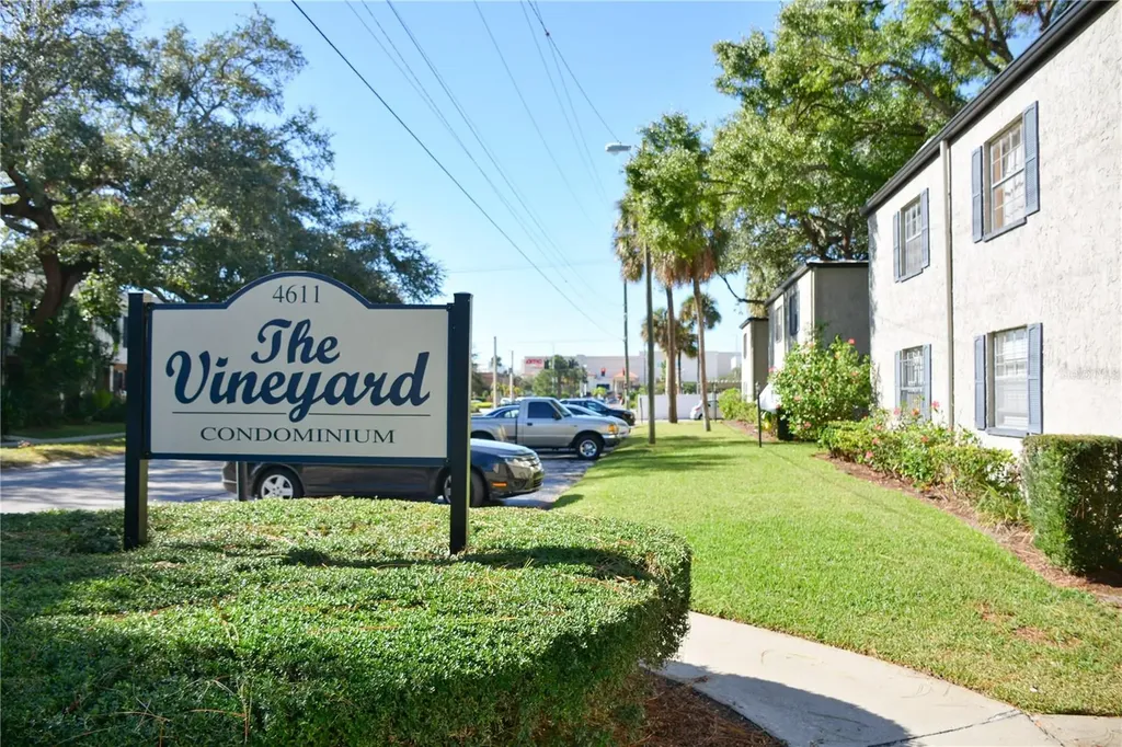 4611 W North B Street Tampa FL 33609