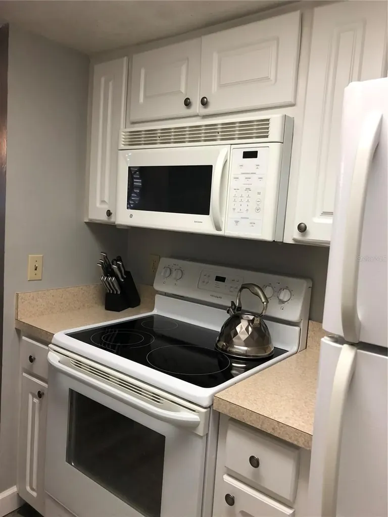 4611 W North B Street Tampa FL 33609