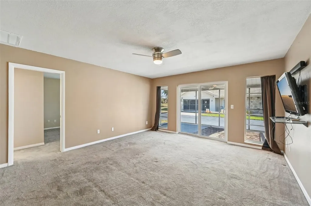 332 Club Manor Drive Sun City Center FL 33573