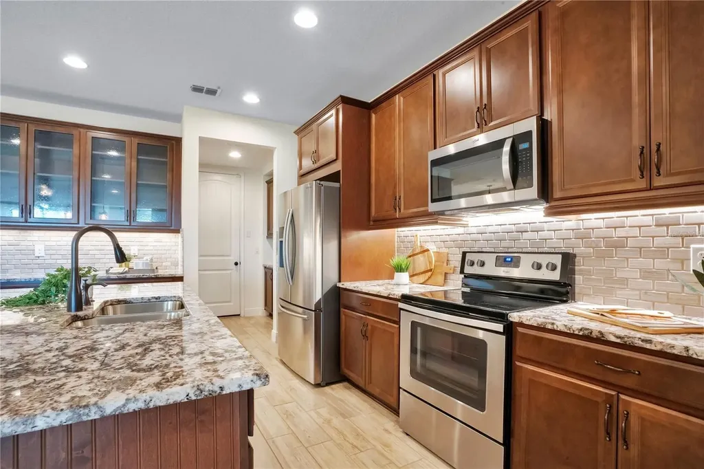 9009 Palm Key Avenue Oldsmar FL 34677