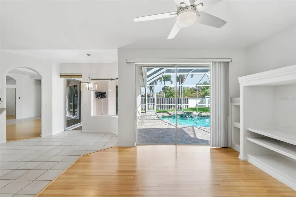 4991 Cedar Oak Way Sarasota FL 34233