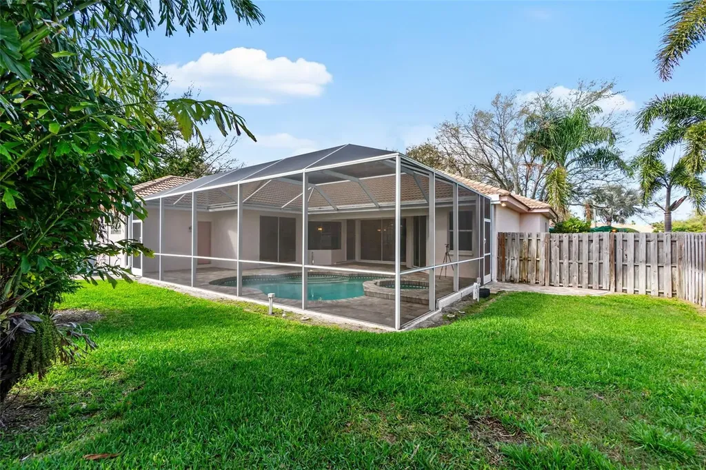 4991 Cedar Oak Way Sarasota FL 34233
