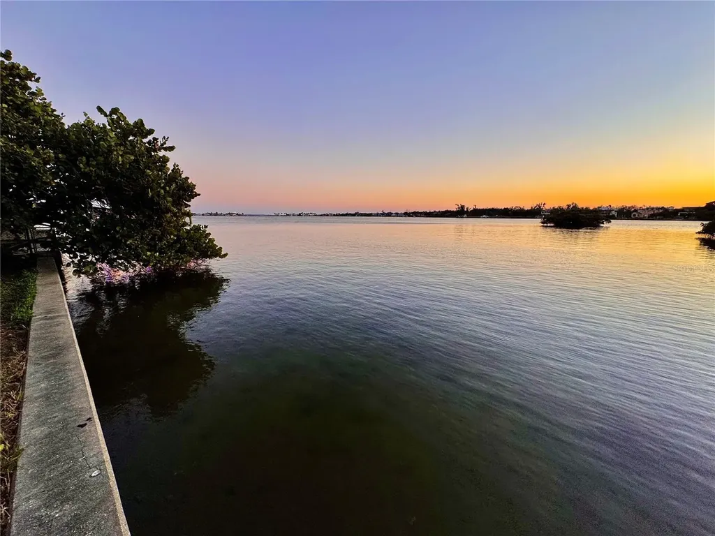 1621 Memory Lane Sarasota FL 34231