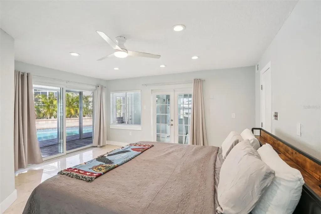 5467 Bayou Grande Boulevard NE St Petersburg FL 33703