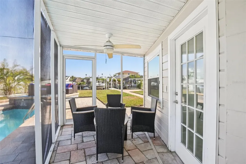 5467 Bayou Grande Boulevard NE St Petersburg FL 33703