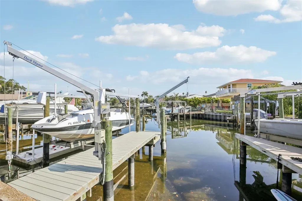 5467 Bayou Grande Boulevard NE St Petersburg FL 33703