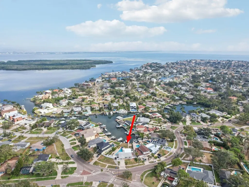 5467 Bayou Grande Boulevard NE St Petersburg FL 33703