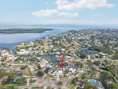 5467 Bayou Grande Boulevard NE St Petersburg FL 33703