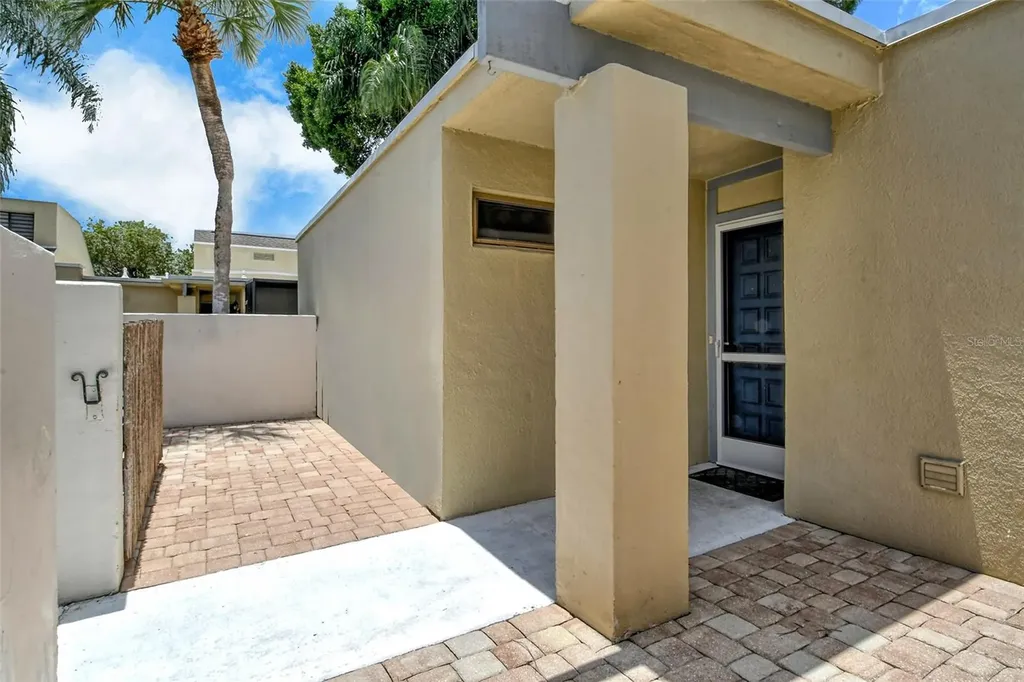 2517 Glebe Farm Close Sarasota FL 34235
