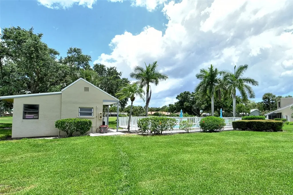 2517 Glebe Farm Close Sarasota FL 34235