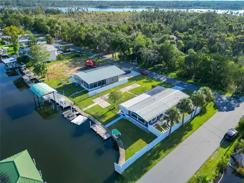 2560 N Comanche Point Crystal River FL 34429