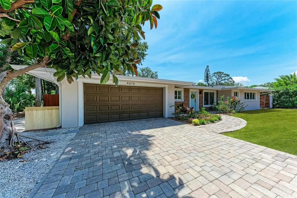 4616 Leeta Lane Sarasota FL 34234