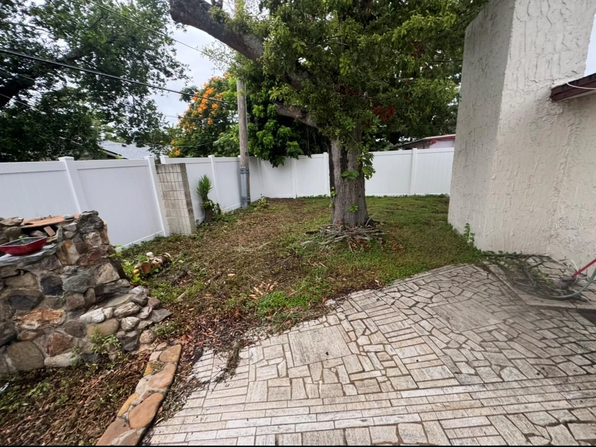 7714 W Powhatan Tampa FL 33615