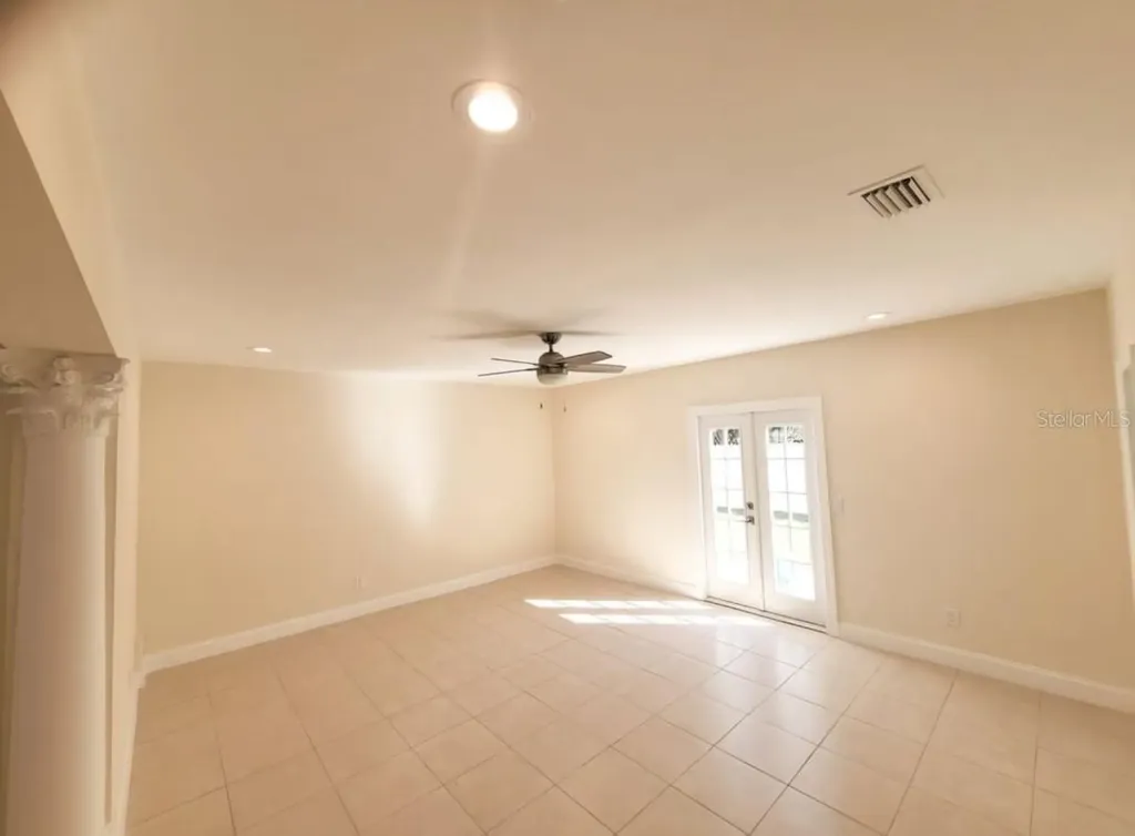 8605 May Circle Tampa FL 33614
