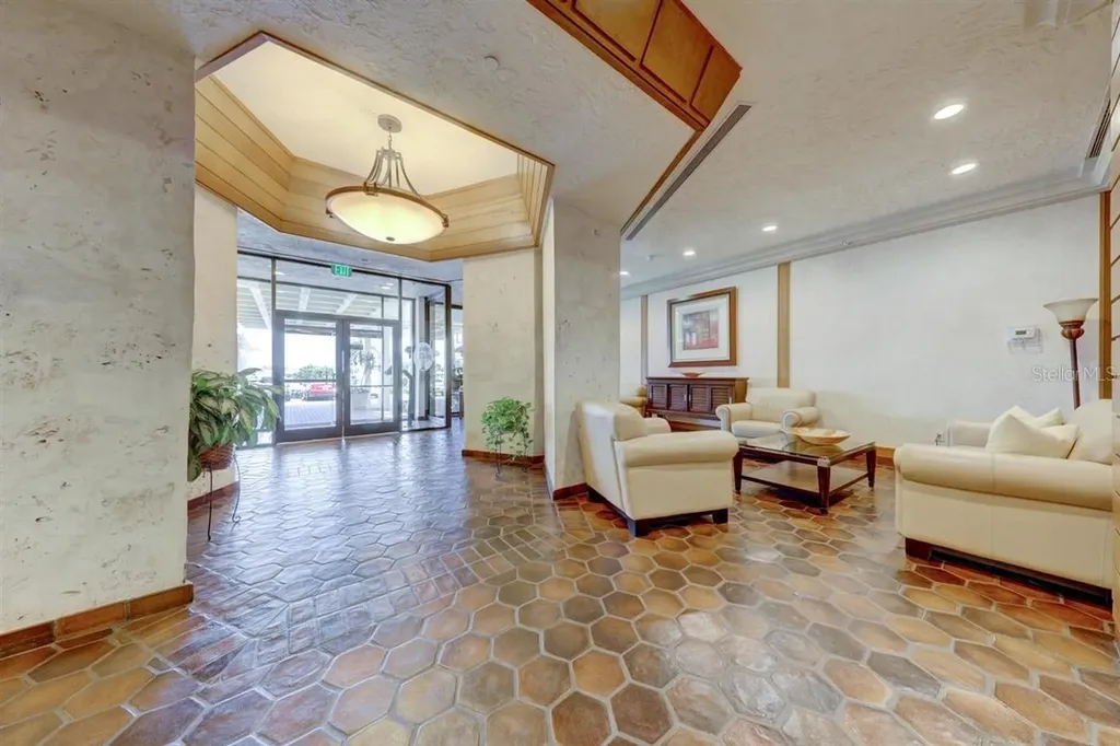 400 Island Way Clearwater FL 33767
