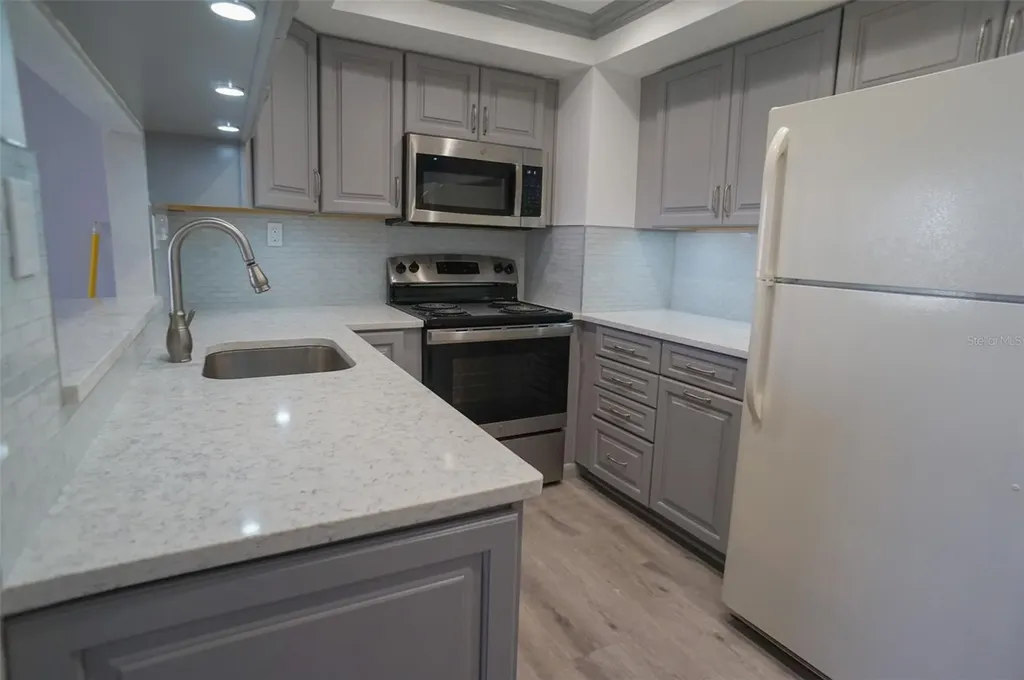 400 Island Way Clearwater FL 33767