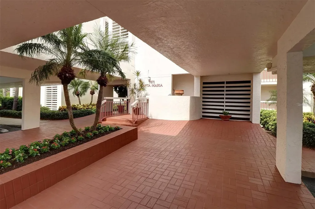 7871 Sailboat Key Boulevard S South Pasadena FL 33707