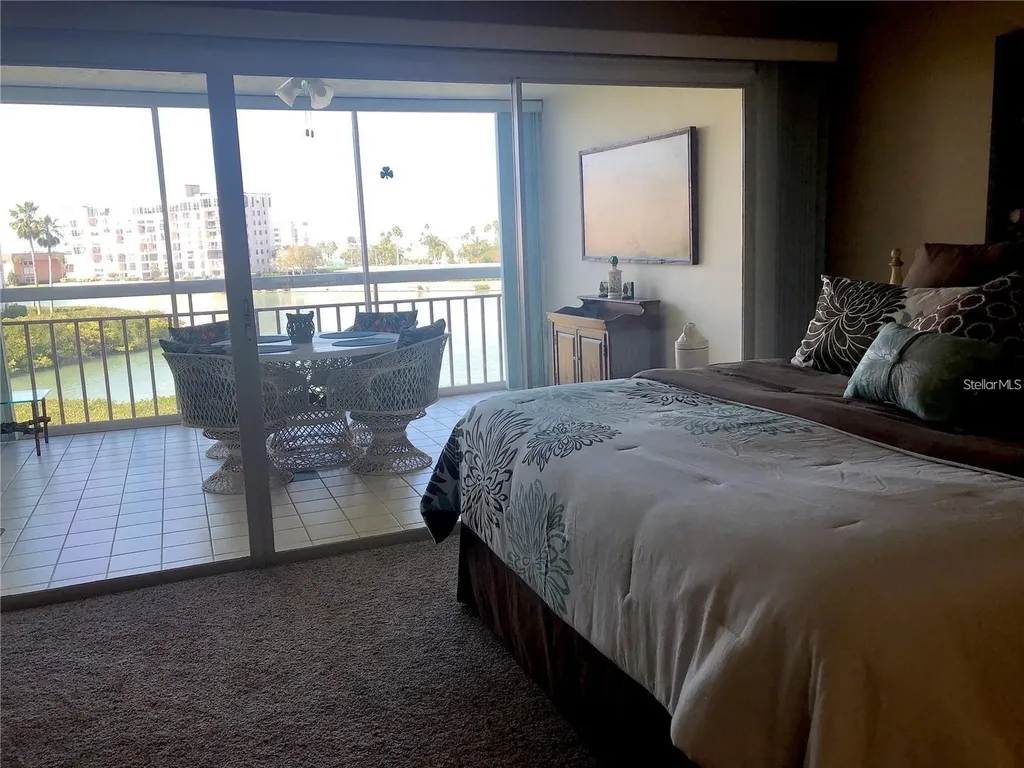 7871 Sailboat Key Boulevard S South Pasadena FL 33707