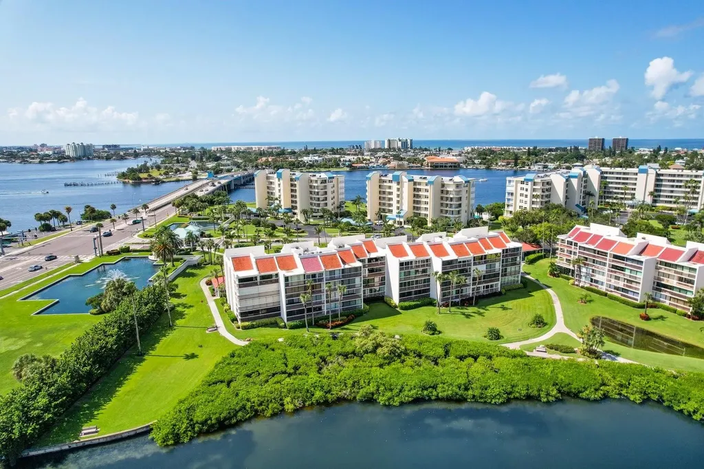 7871 Sailboat Key Boulevard S South Pasadena FL 33707