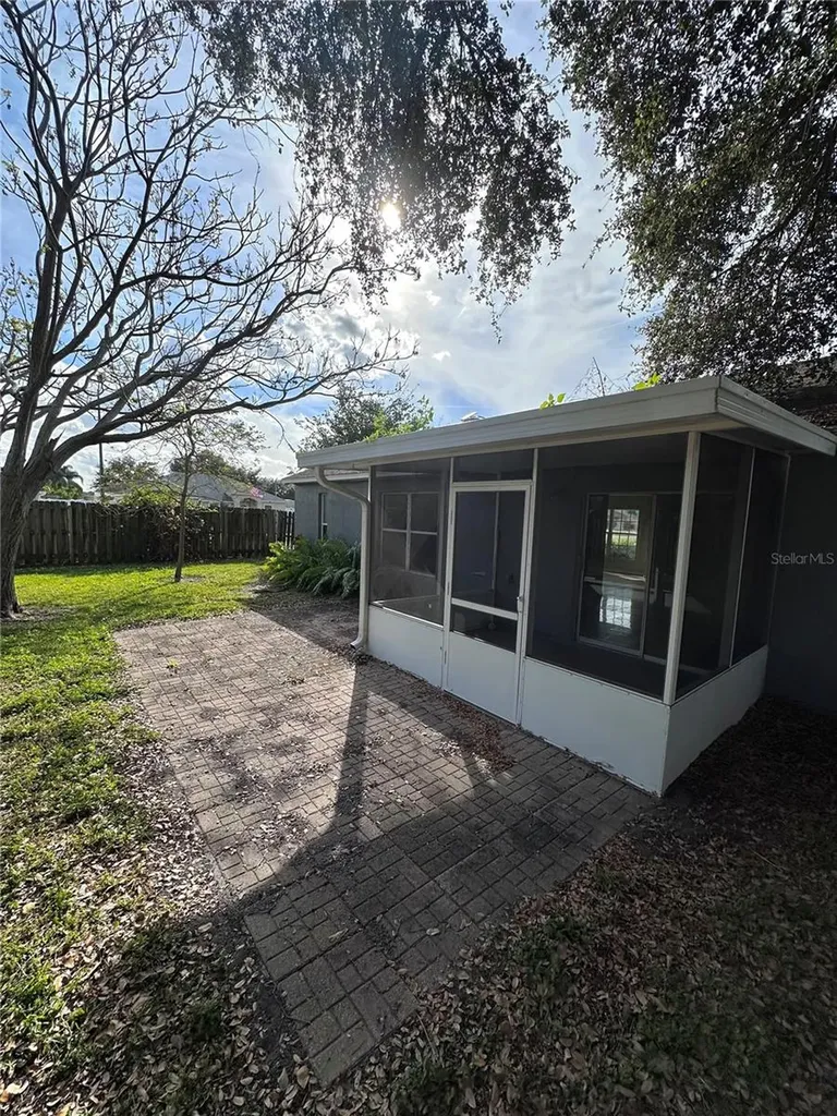 4215 Red Bird Avenue St Cloud FL 34772