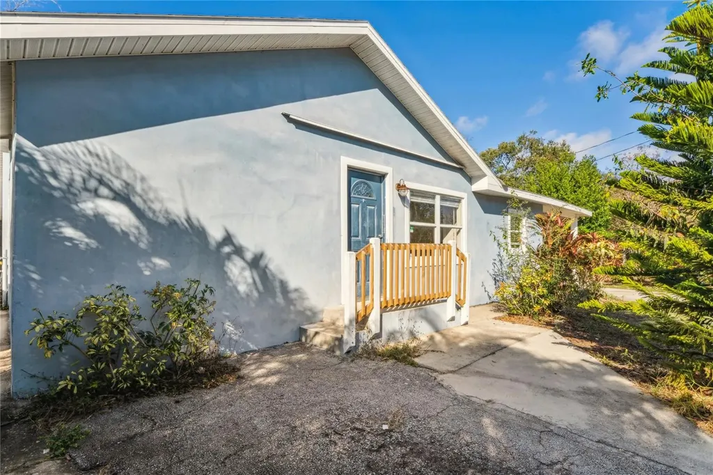 118 David Avenue Clearwater FL 33759