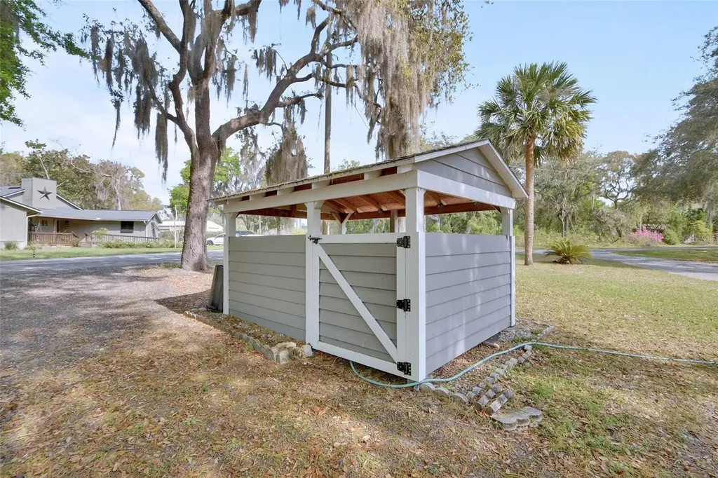 43746 Sunset Drive Paisley FL 32767