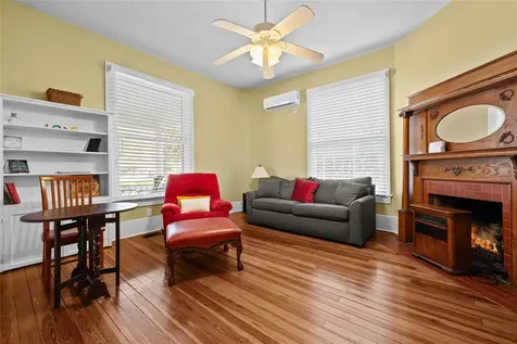 205 SE 7th Street Gainesville FL 32601