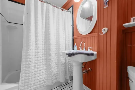 205 SE 7th Street Gainesville FL 32601