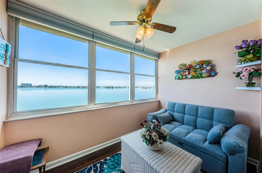 4750 Cove Circle St Petersburg FL 33708