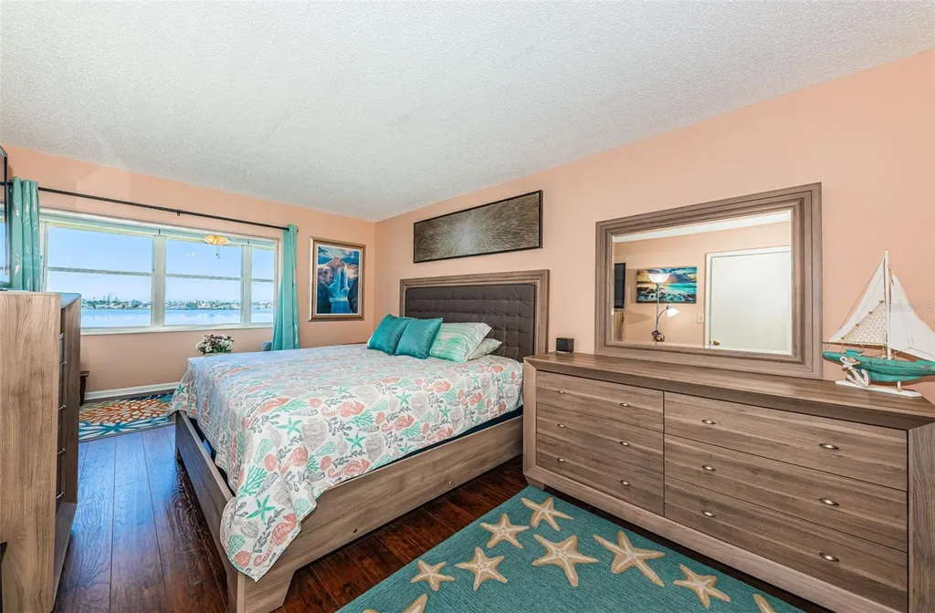 4750 Cove Circle St Petersburg FL 33708