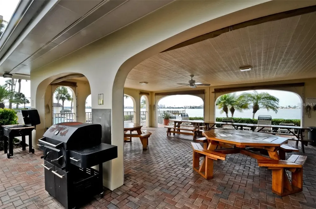 4750 Cove Circle St Petersburg FL 33708