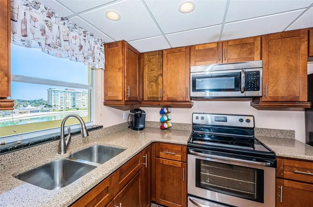 4750 Cove Circle St Petersburg FL 33708
