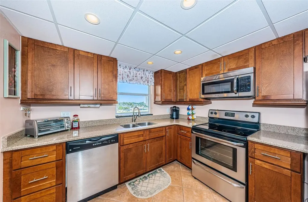 4750 Cove Circle St Petersburg FL 33708