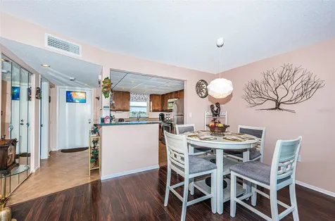 4750 Cove Circle St Petersburg FL 33708