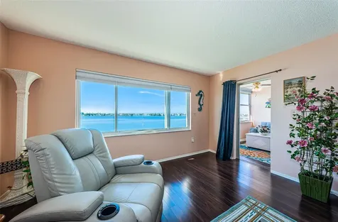 4750 Cove Circle St Petersburg FL 33708