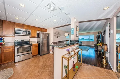 4750 Cove Circle St Petersburg FL 33708