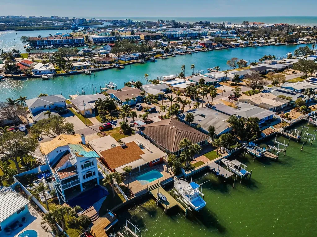 366 La Hacienda Drive Indian Rocks Beach FL 33785