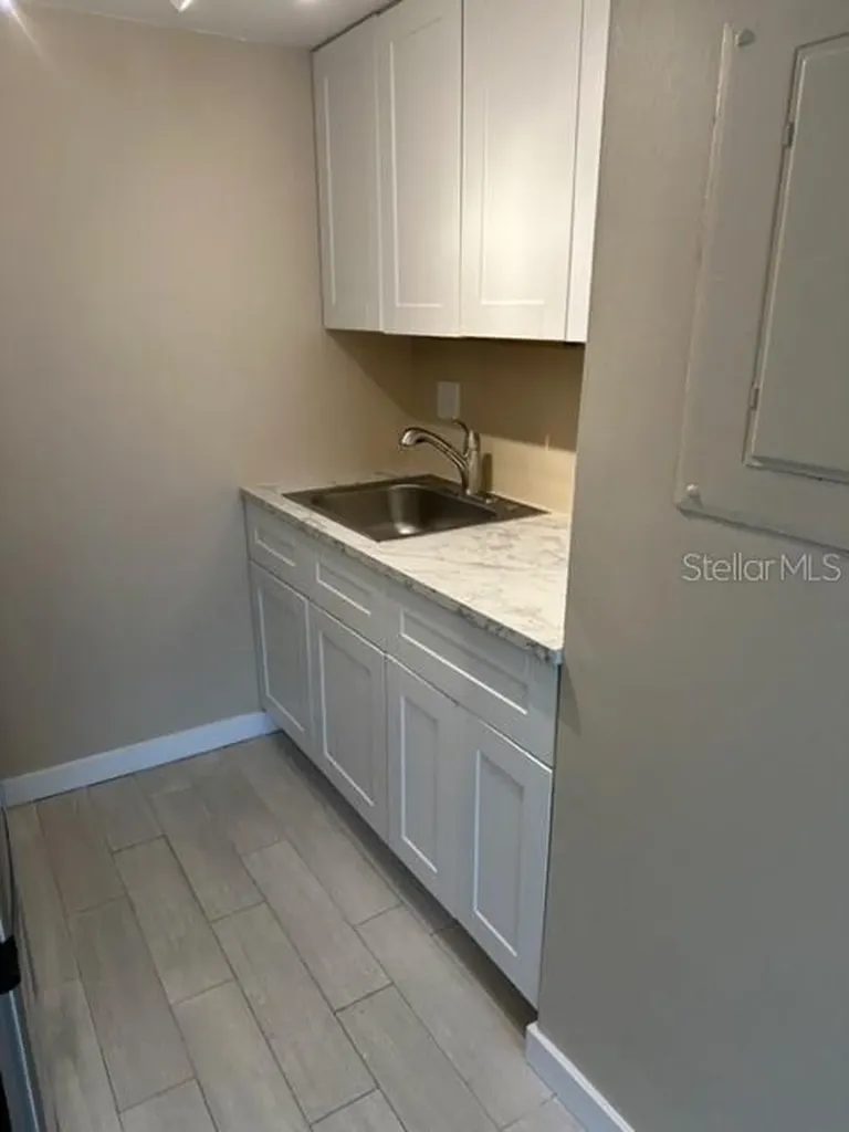 4131 Dolphin Drive Tampa FL 33617