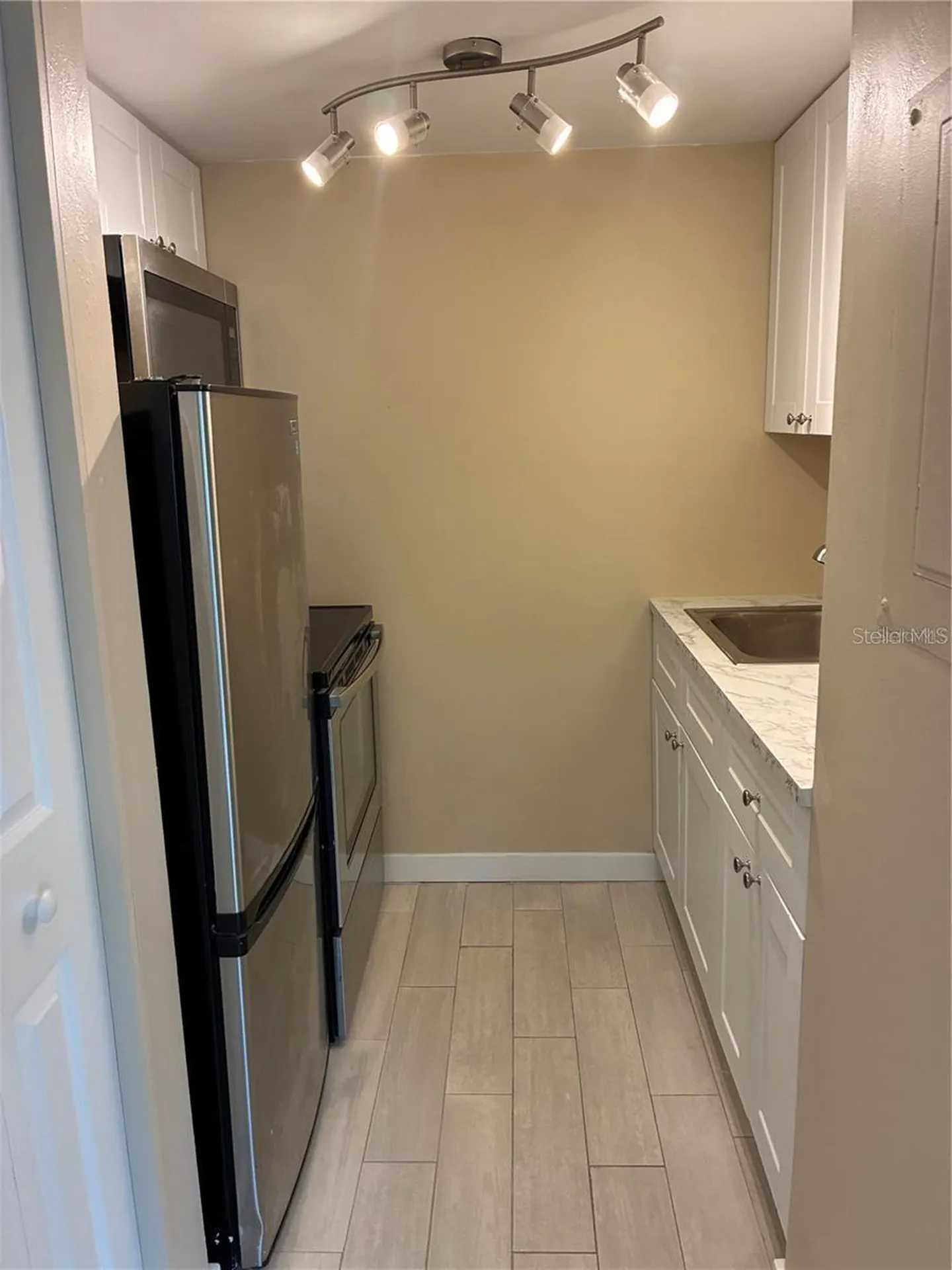 4131 Dolphin Drive Tampa FL 33617