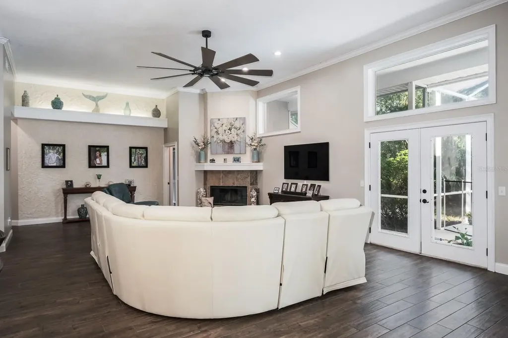 110 Deerpath Drive Oldsmar FL 34677