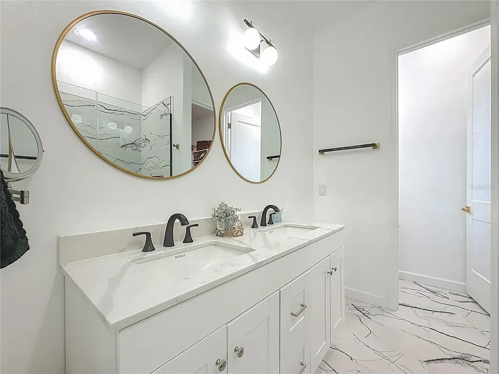1306 E Lemon Street Tarpon Springs FL 34689