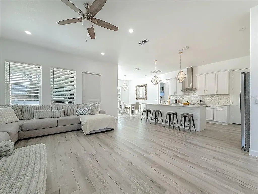 1306 E Lemon Street Tarpon Springs FL 34689