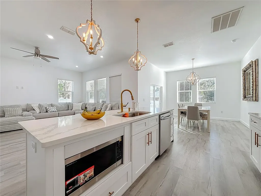 1306 E Lemon Street Tarpon Springs FL 34689