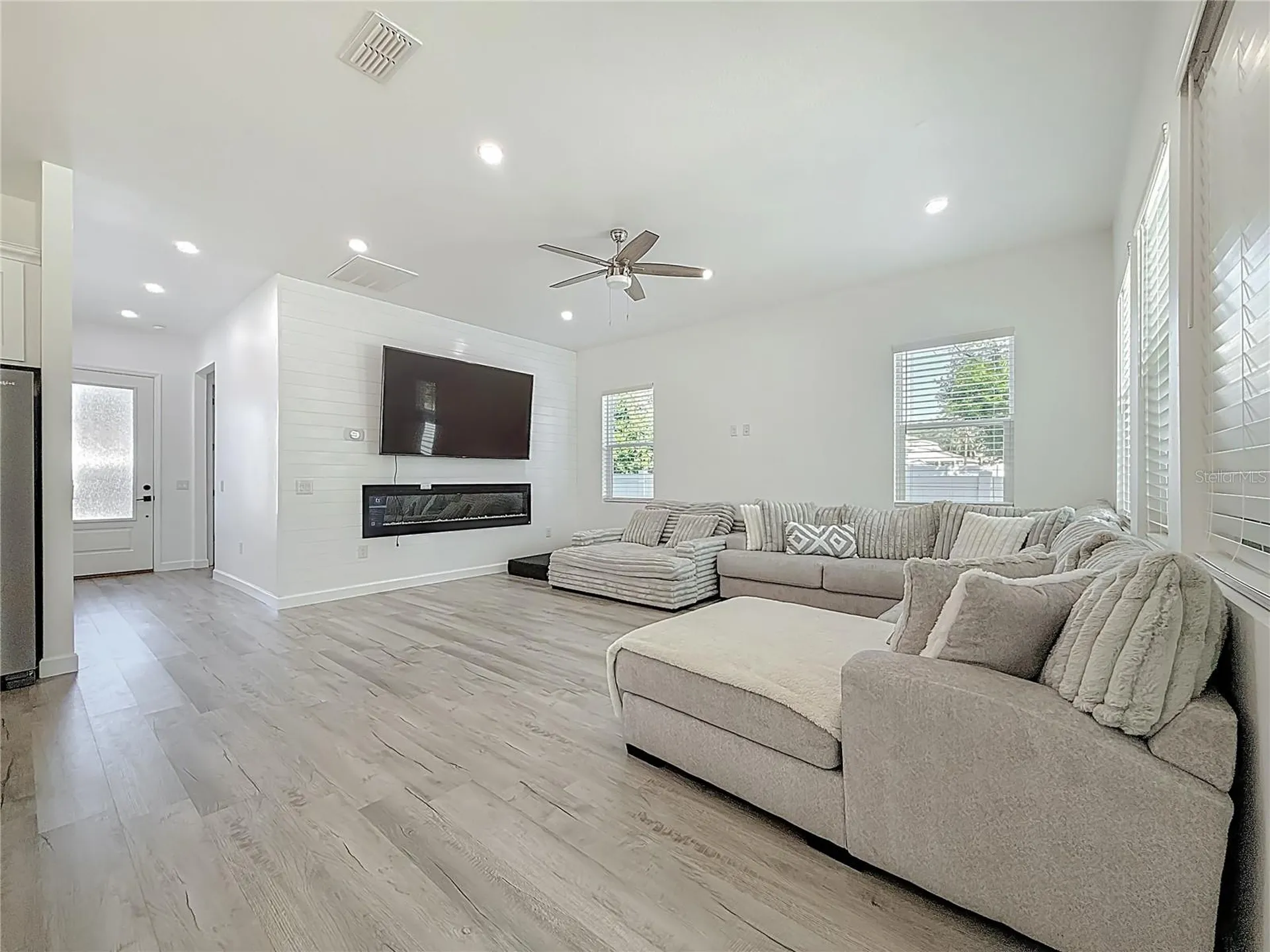 1306 E Lemon Street Tarpon Springs FL 34689