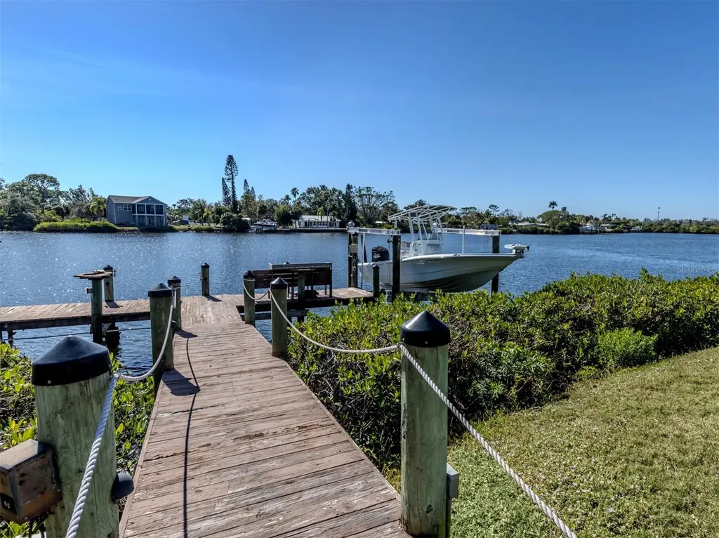 853 Hillcrest Drive Nokomis FL 34275